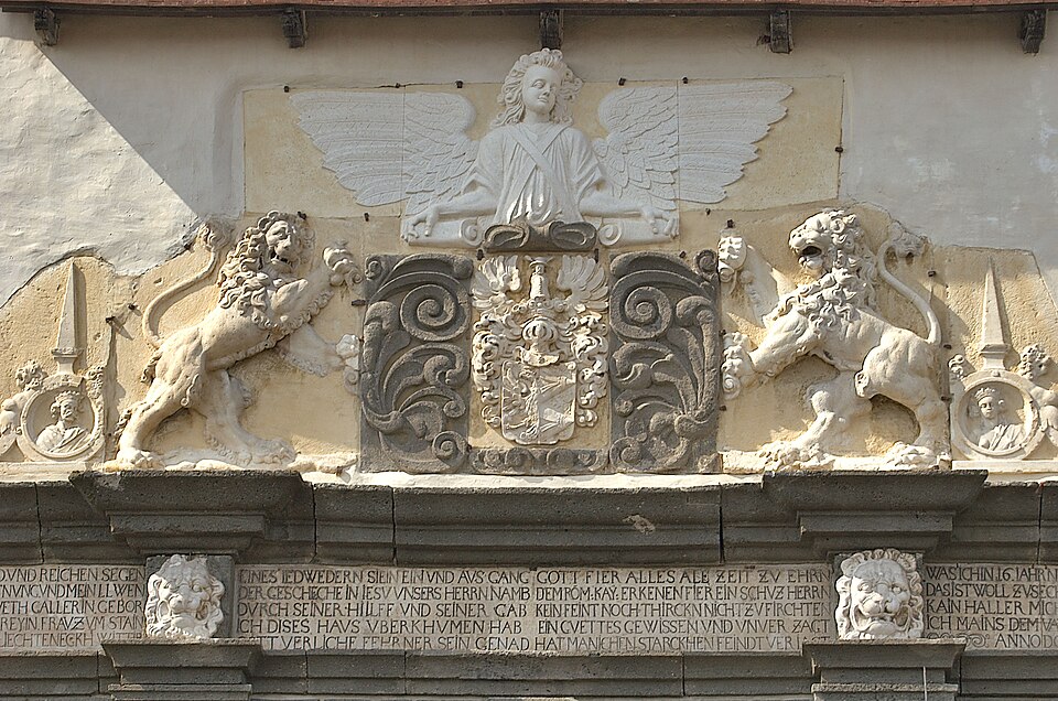 Fayl:Riegersburg Torspruch.jpg