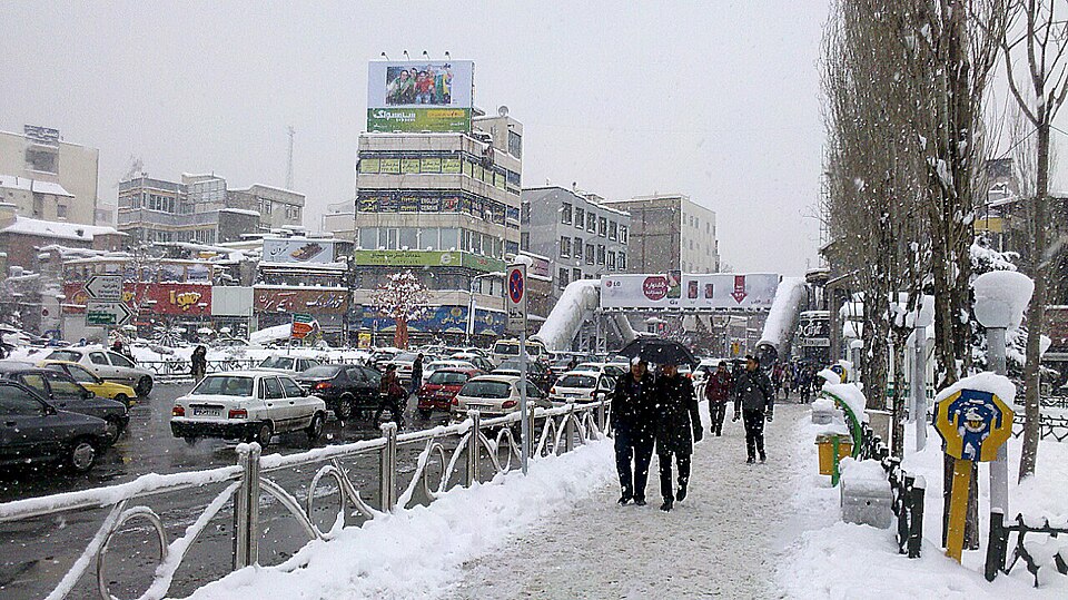 Fayl:Sar e pol e Tajrish.jpg