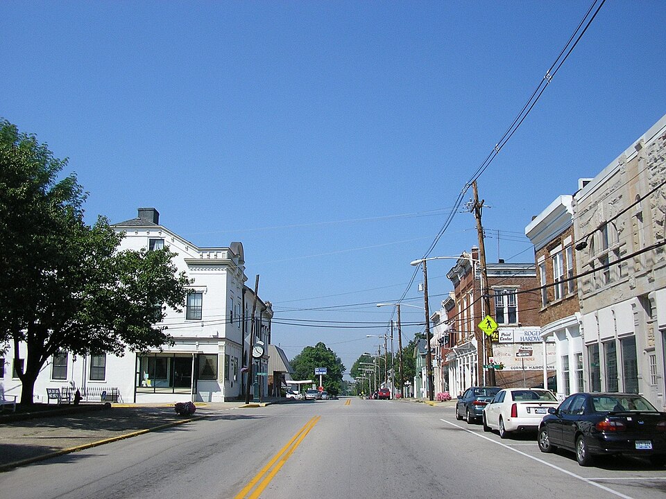Fayl:Downtown Owingsville, Kentucky.jpg