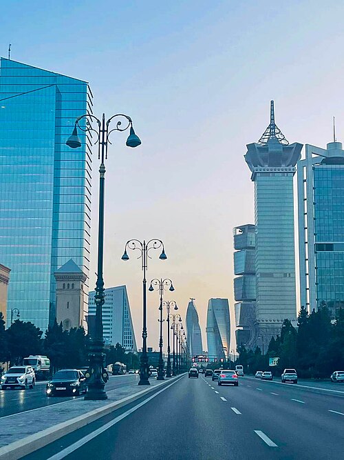 Fayl:Heydər Əliyev prospekti 2022-ci ildə.jpg