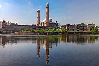Taj-ul-masajid ichkarida