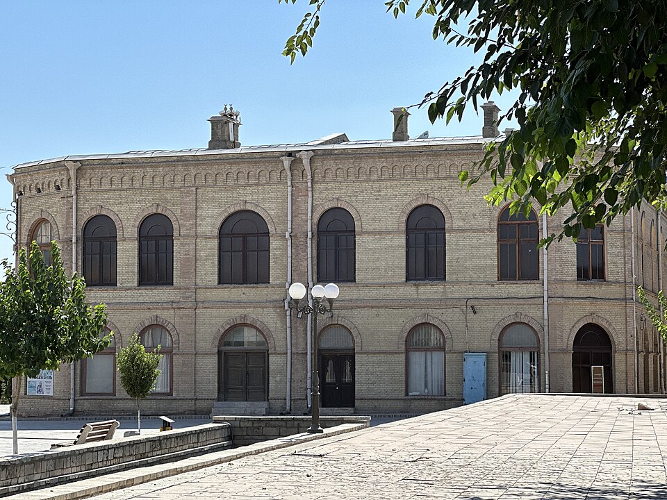 Fayl:Bukhara Museum of Fine Arts1.jpg