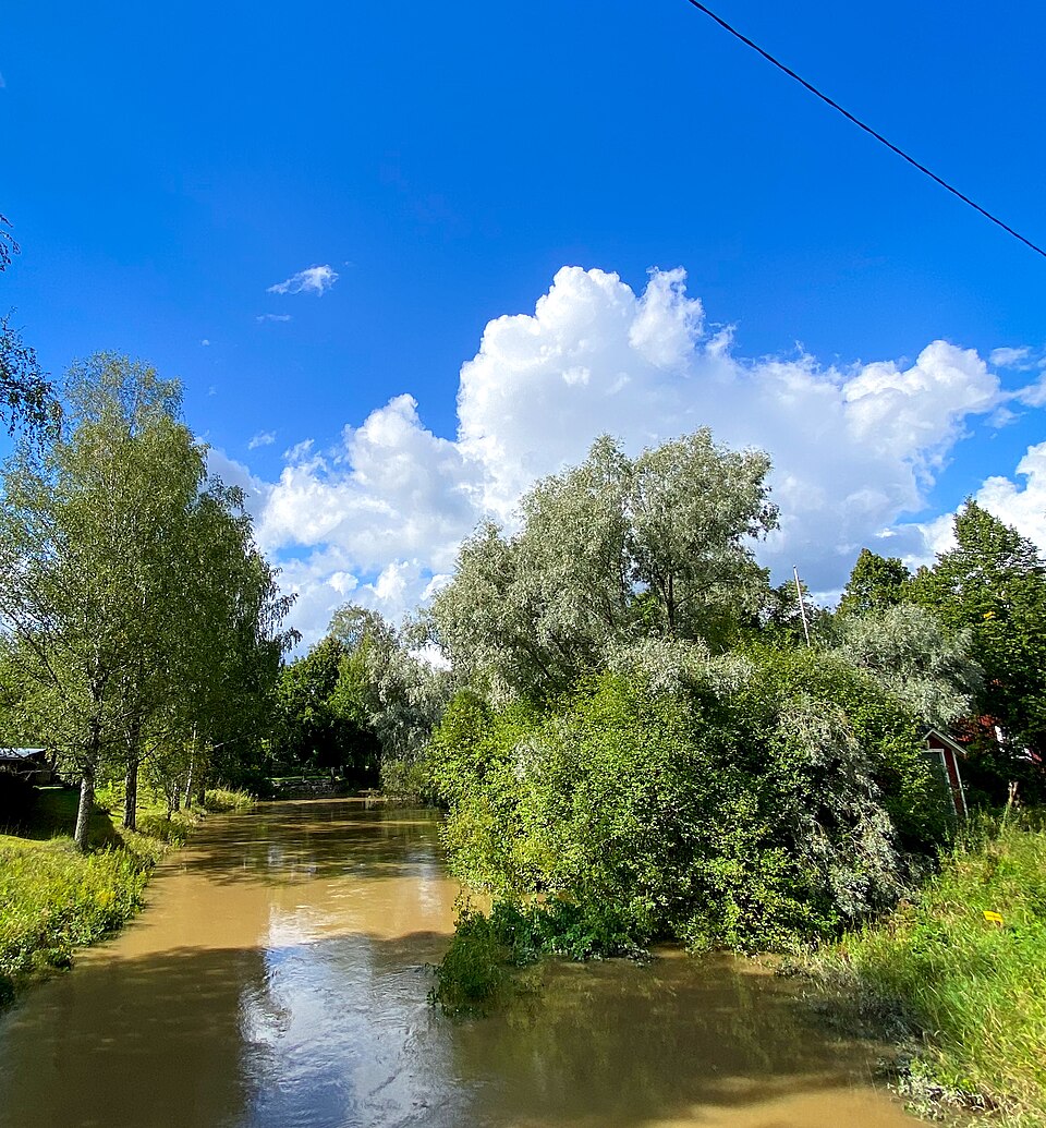 Fayl:Kyrkån Sjundeå.jpg