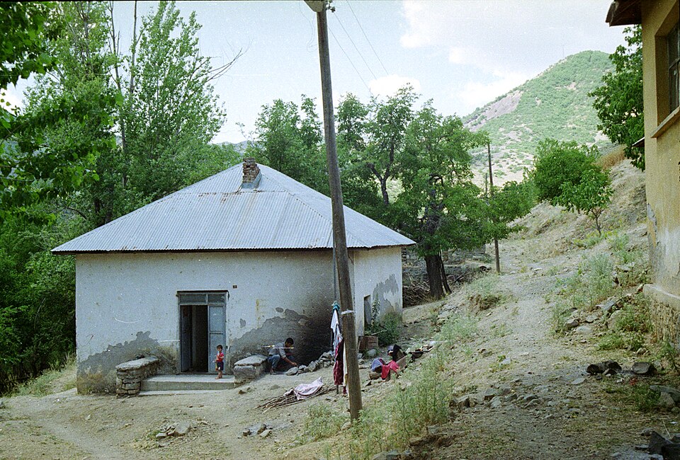Fayl:Tasitlikoy2001-02-15.jpg