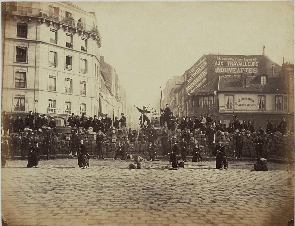 Fayl:Barricade18March1871.jpg