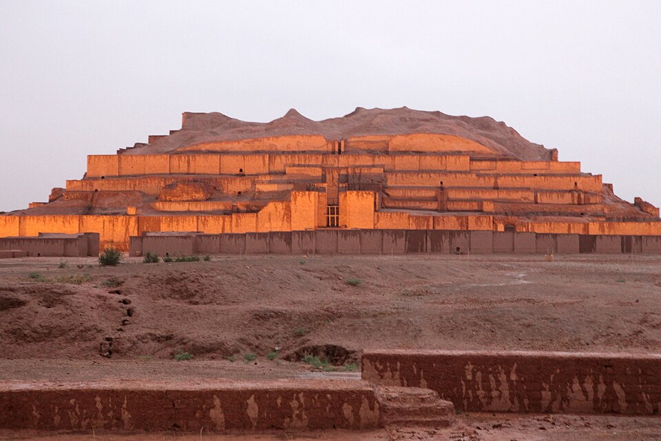 Fayl:Choqa Zanbil 2.jpg