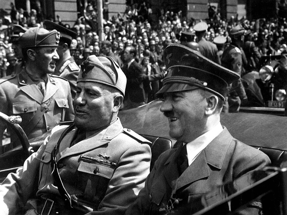 Fayl:Hitler and Mussolini June 1940.jpg