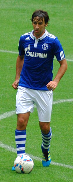 Fayl:Raul Gonzalez Blanco Schalke.jpg