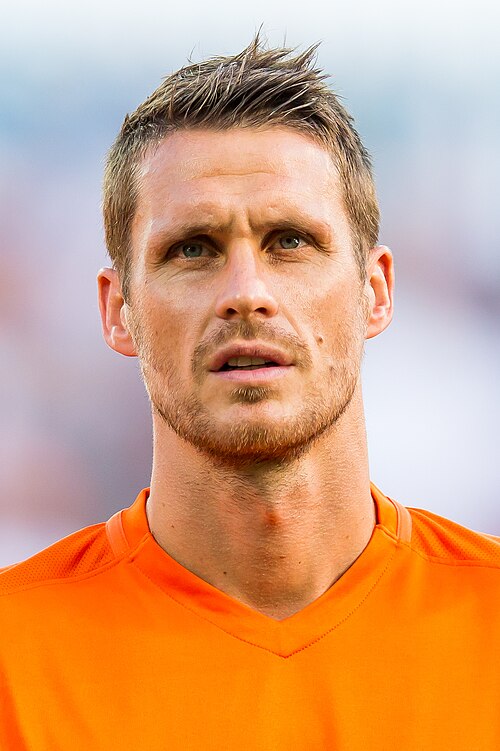 Fayl:Sebastian Kehl 2016 (cropped).jpg