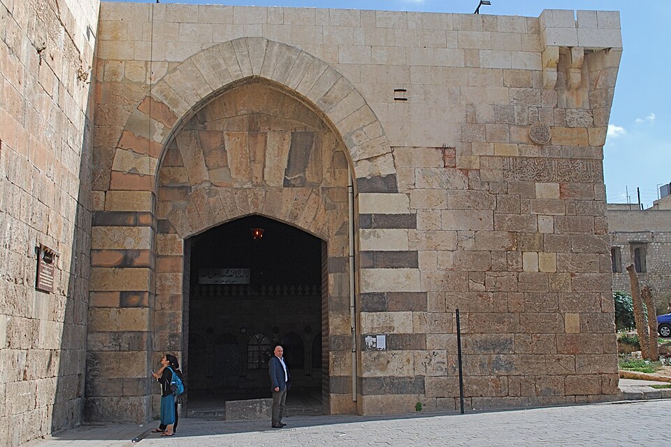 Fayl:Bab Qinnasrin2010.jpg