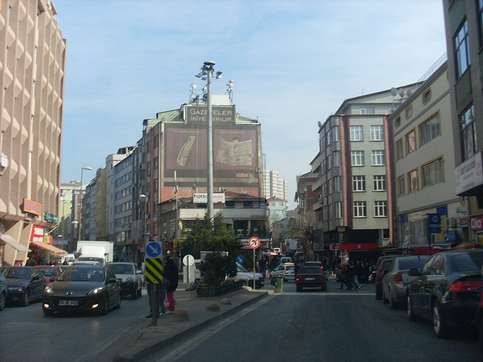 Fayl:Gültepe Ortabayır Meydan.JPG