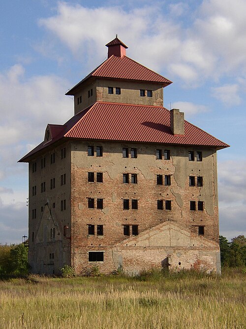 Fayl:Hobrechtsfelde granary.jpg