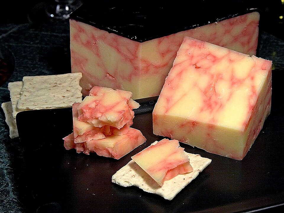 Fayl:Red windsor cheese.jpg