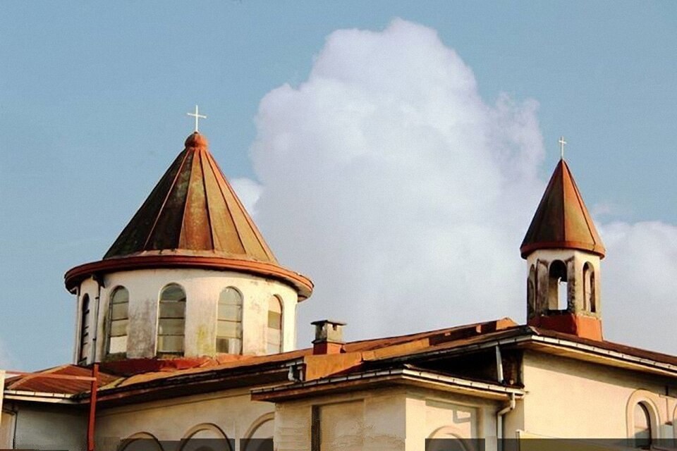 Fayl:Saint Mesrop Church in Rasht.jpg