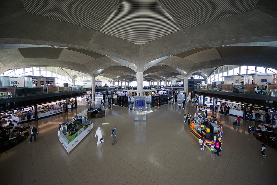 Fayl:Transit area in Amman.jpg