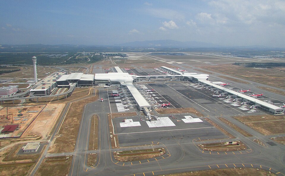 Fayl:View Over KLIA2.jpg
