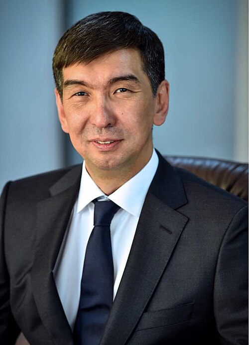 Fayl:Суракматов Азиз Эмильбекович.jpg