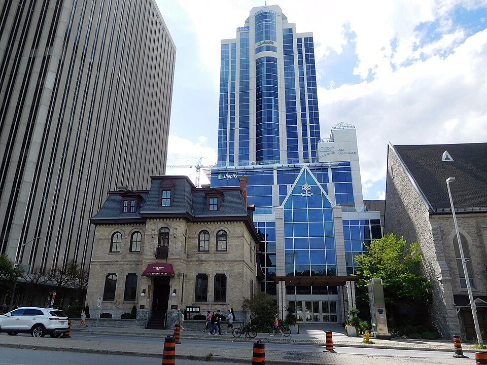 Fayl:150 Elgin.jpg