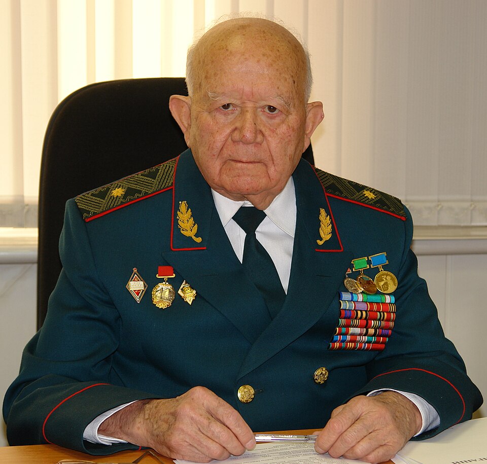 Fayl:Gʻafur Rahimov 04 (cropped).jpg
