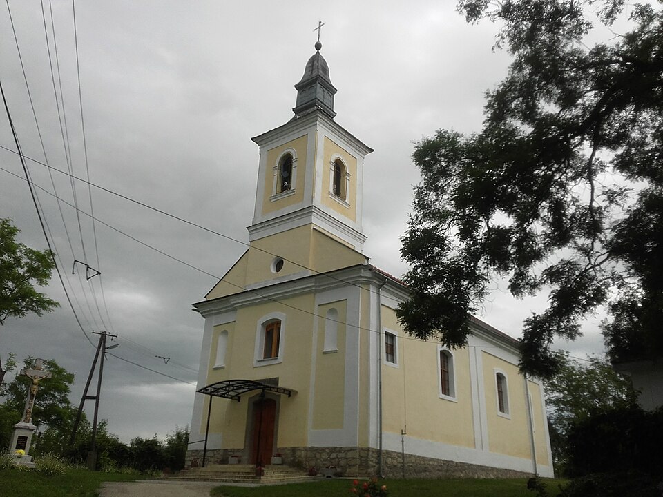 Fayl:Hernádkércs church.jpg