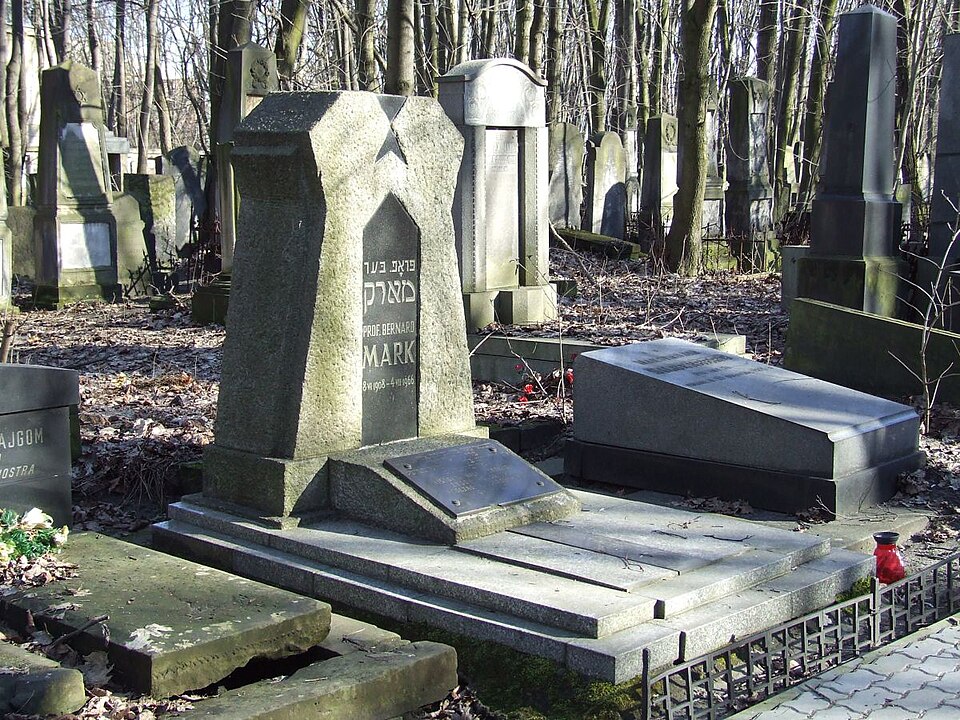 Fayl:POL JCP grob bernard mark.jpg