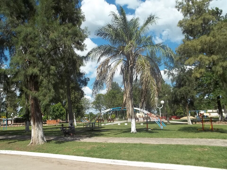 Fayl:Square in Lapachito.JPG