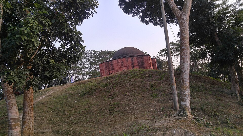 Fayl:বিবি চিনি শাহী মসজিদ বরগুনা.jpg