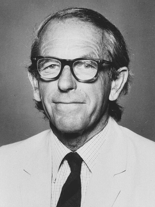 Fayl:Frederick Sanger2.jpg