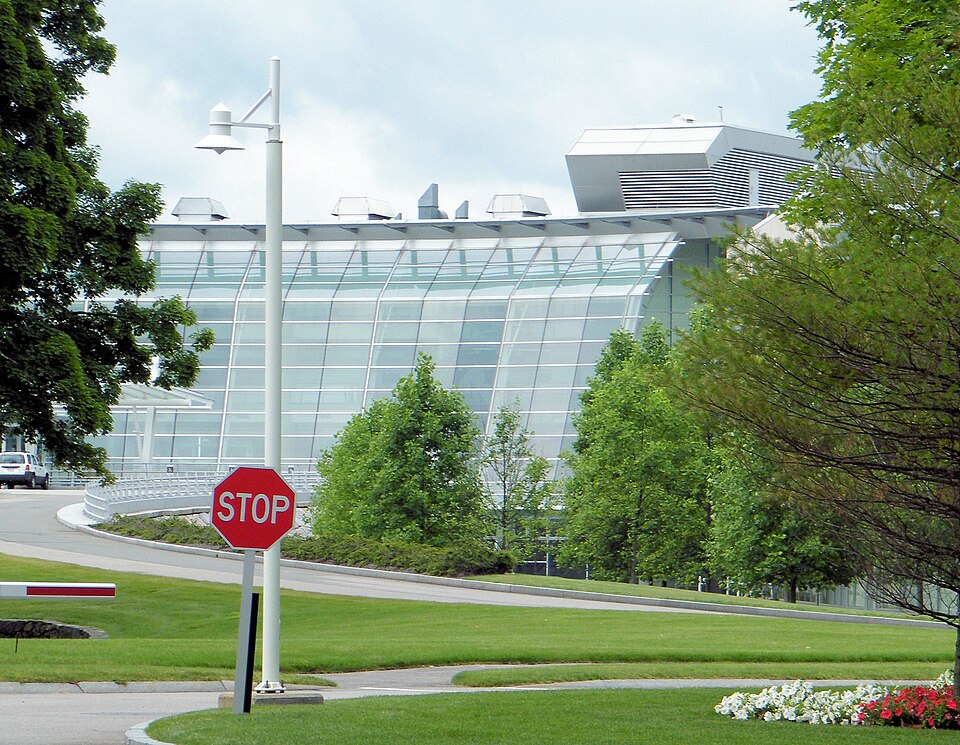 Fayl:Reebok World headquarters.jpg