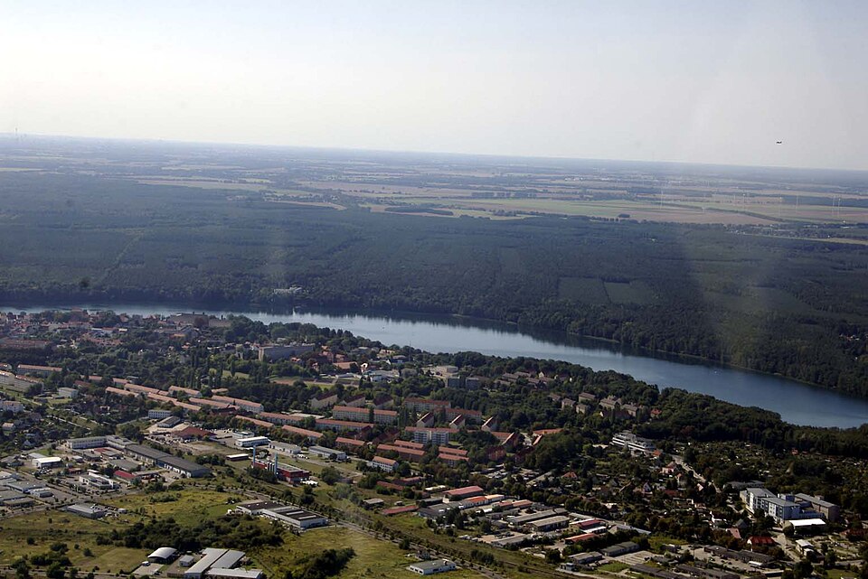 Fayl:Strausberg Luft.jpg