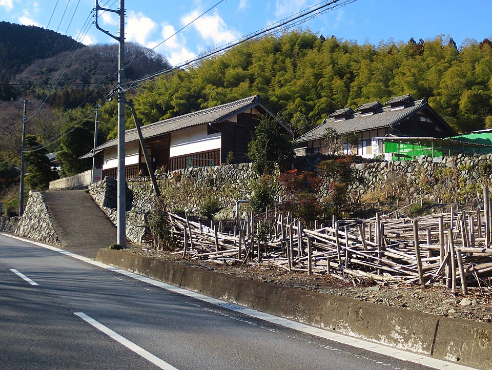 Fayl:Takayama-sha Sericulture School 1.jpg