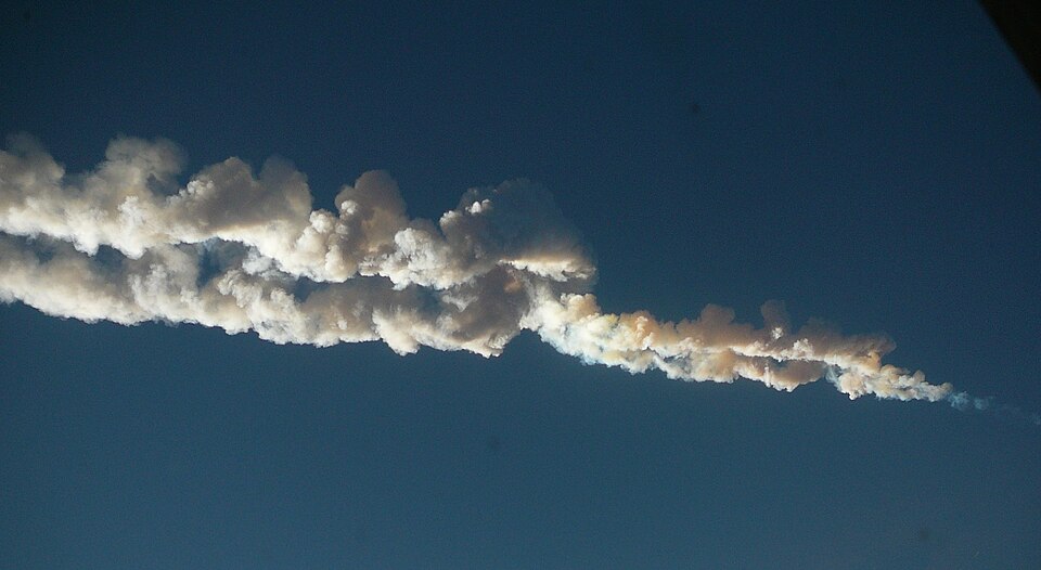 Fayl:Chelyabinsk meteor trace 15-02-2013.jpg