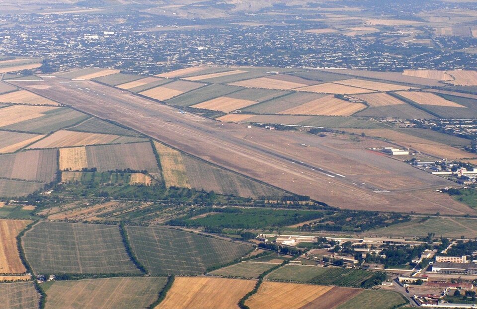 Fayl:Namangan Airport.jpg