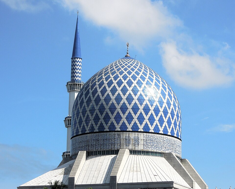 Fayl:SA-masjid-sultan-salahuddin-kubah.jpg