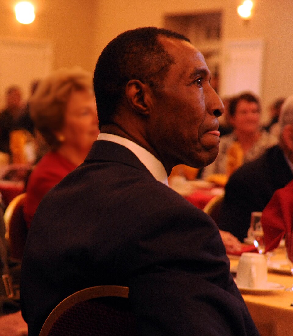 Fayl:Joseph "Jo-Jo" White, 2008.jpg