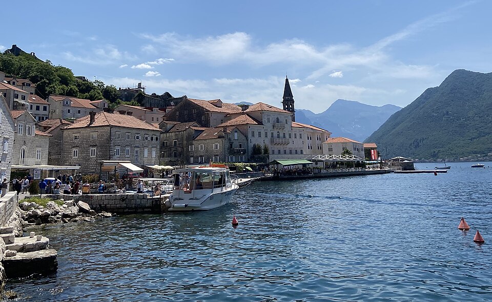 Fayl:Perast Montenegro 2022.jpg