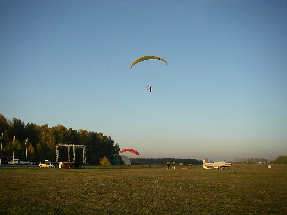 Fayl:Аэродром - panoramio (4).jpg