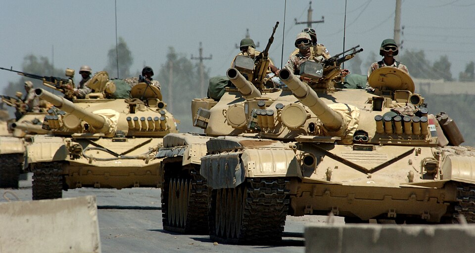 Fayl:Iraqi T-72 tanks.jpg