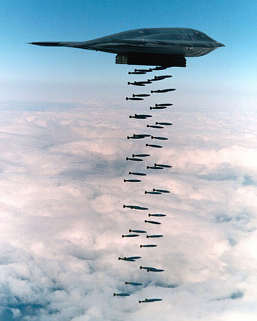 Fayl:B-2 Spirit bombing, 1994.jpg