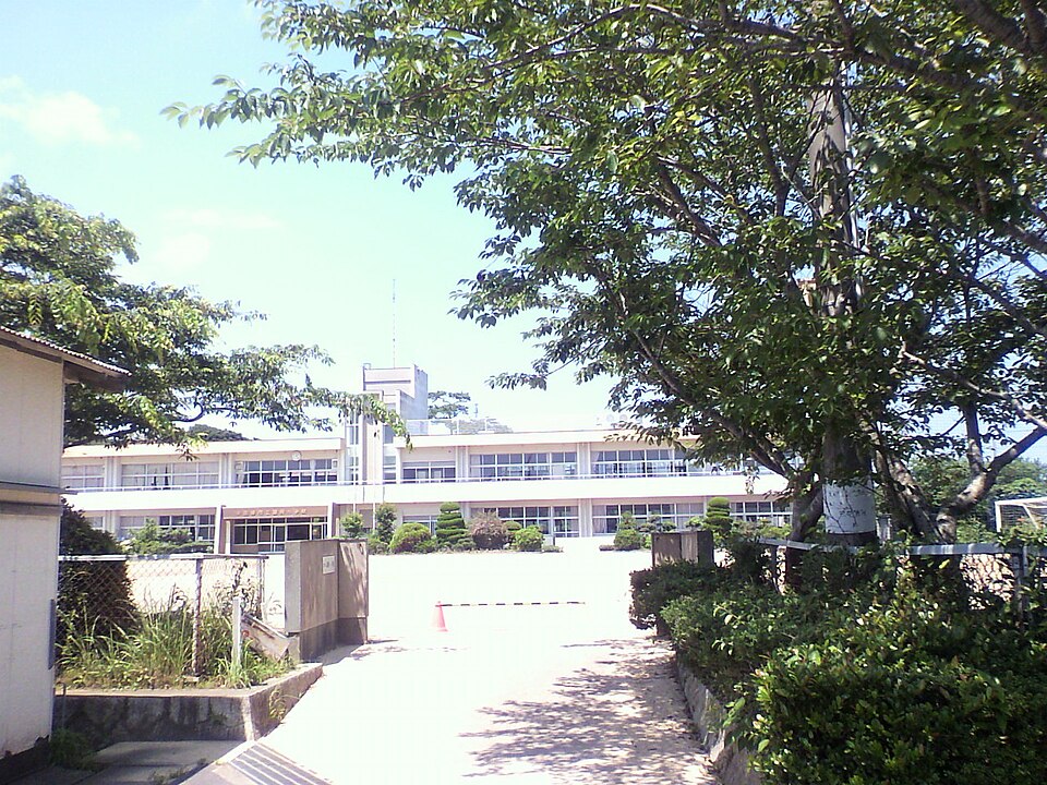 Fayl:Koh elememtary school, Shima 2.jpg