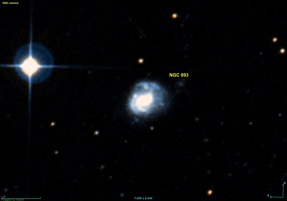 Fayl:NGC 0893 DSS.jpg