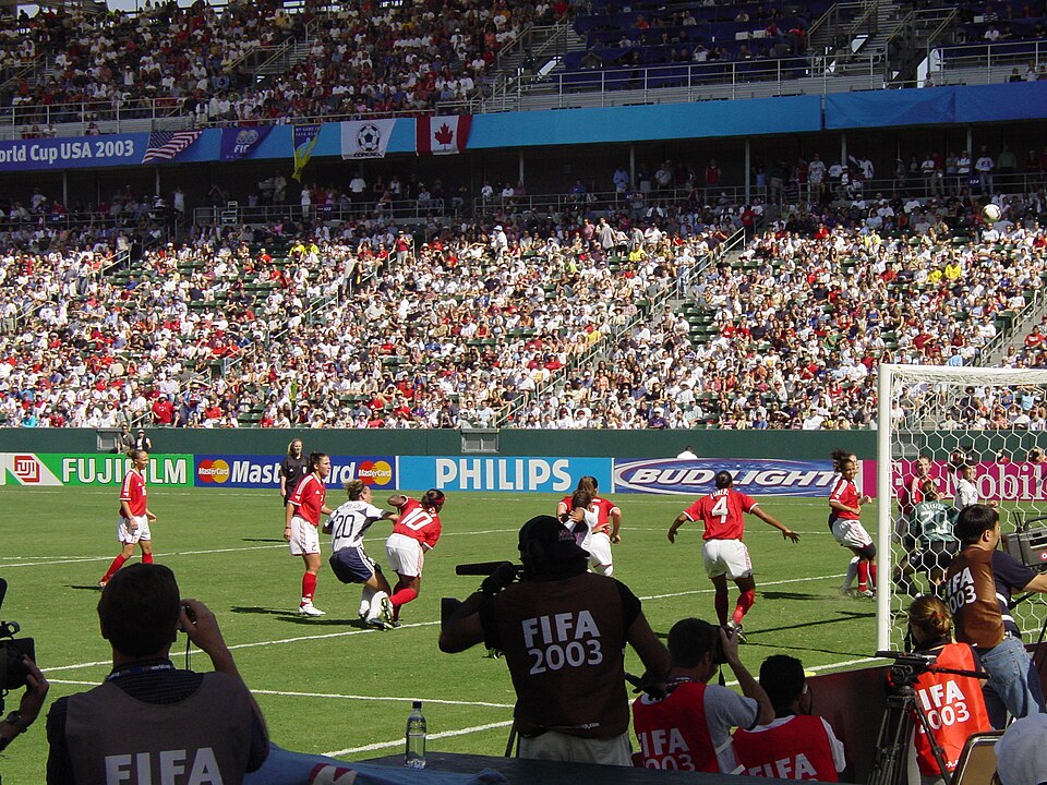 Fayl:Wambach 2003.jpg