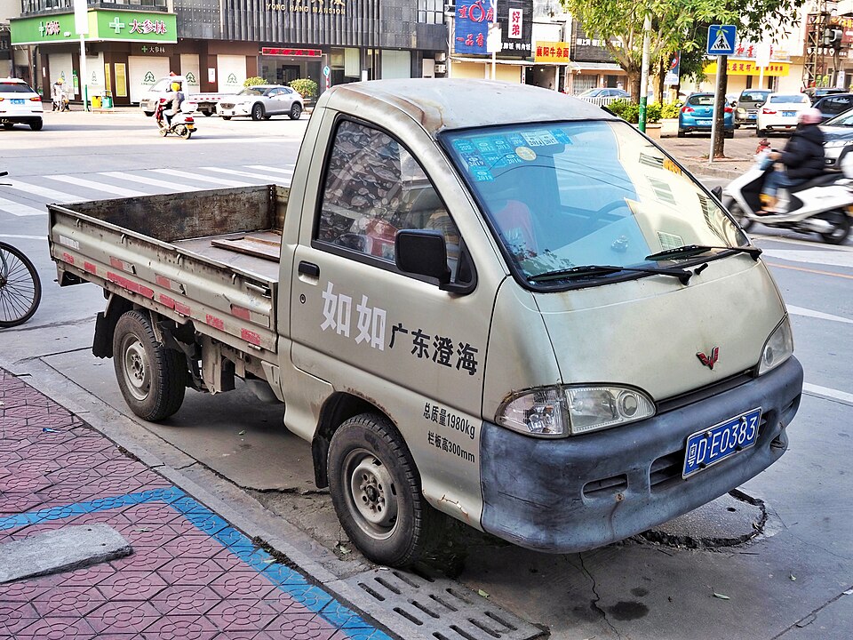 Fayl:2006 Wuling LZW6370.jpg