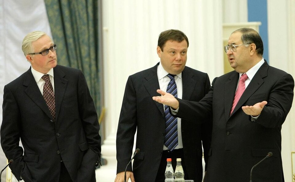 Fayl:Alisher Usmanov 21 October 2009.jpg