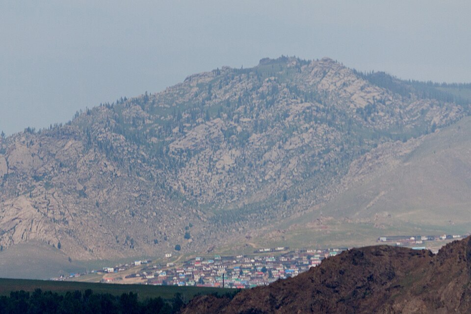 Fayl:Tsetserleg city.jpg