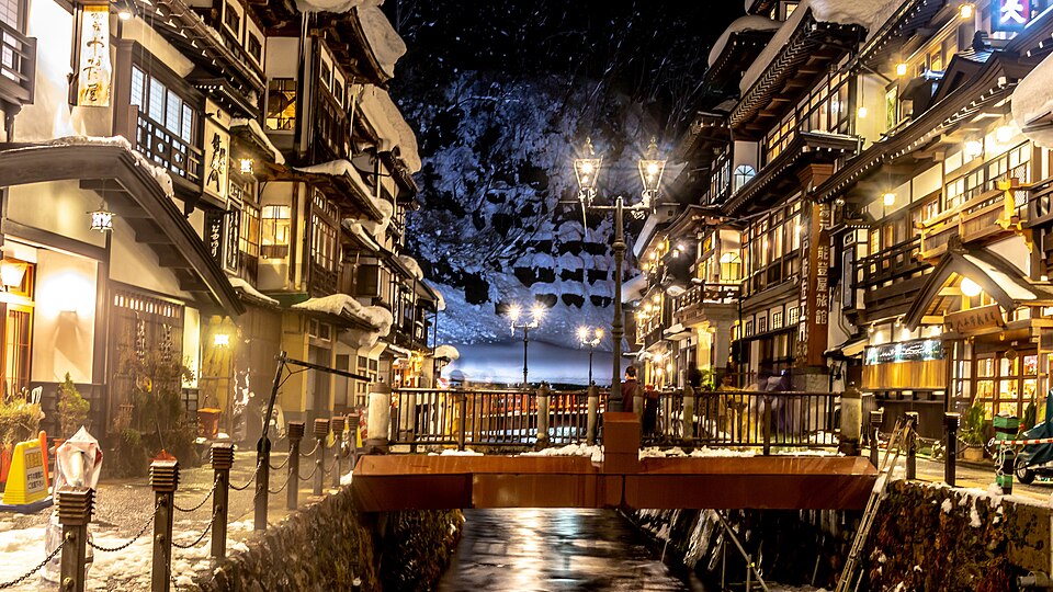 Fayl:Yamagata-Ginzan Onsen-m.jpg