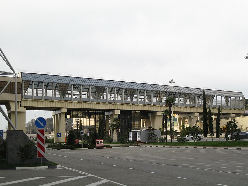 Fayl:Airport Sochi railway station.jpg