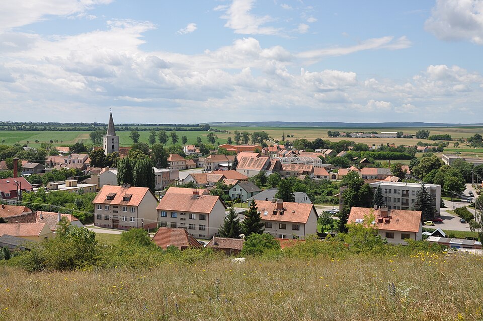Fayl:Hostěradice2011b.jpg