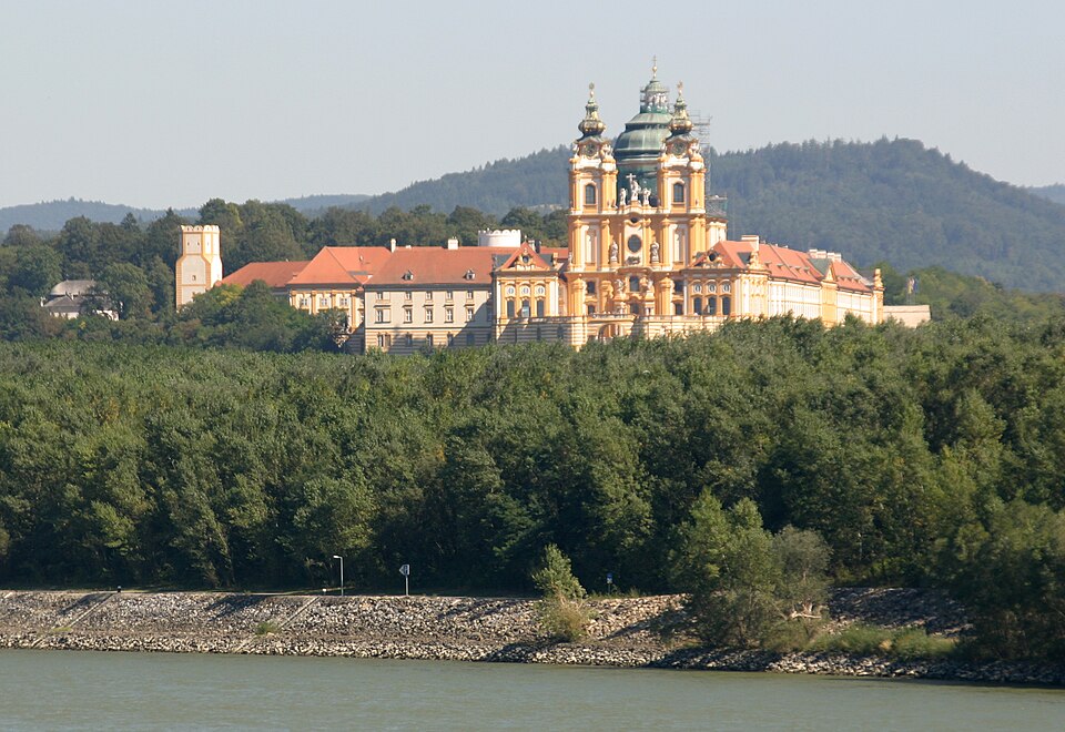 Fayl:Stift Melk-04-2006-gje.jpg