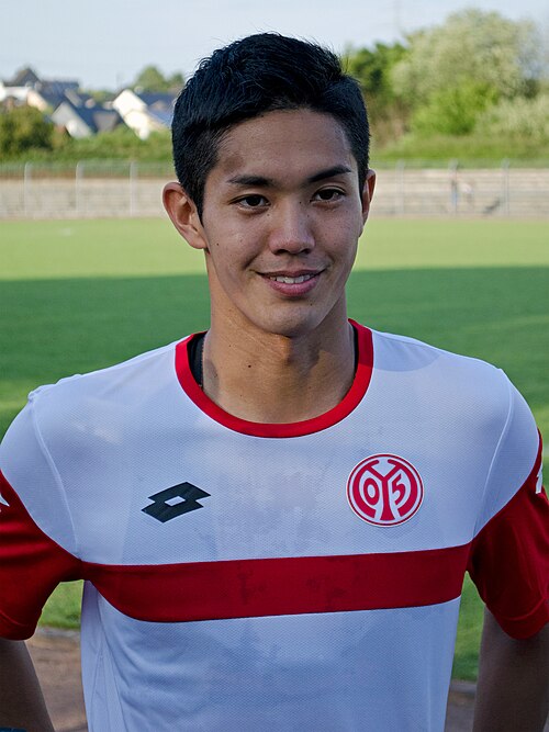 Fayl:Yoshinori-Muto-2015-07.jpg